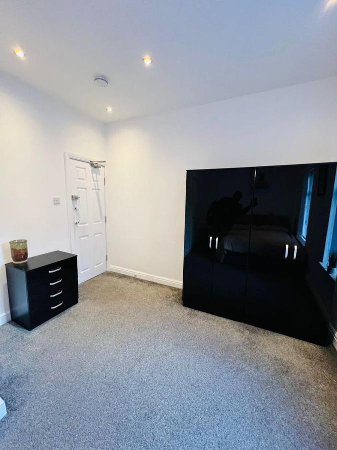 Luxury Double & Single With En-suite Private Bathroom In Centre On Trent *