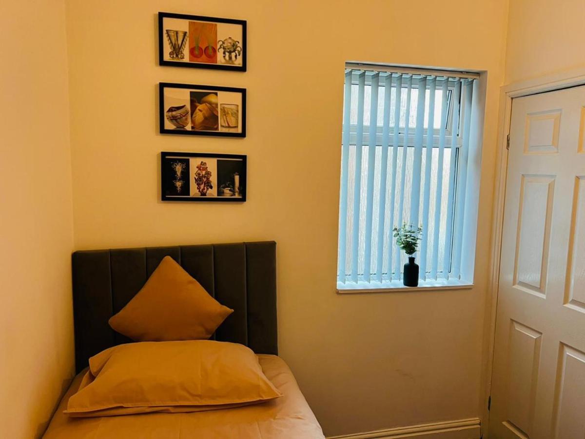 Luxury Double & Single With En-suite Private Bathroom In Centre On Trent Guest house Stoke-on-Trent