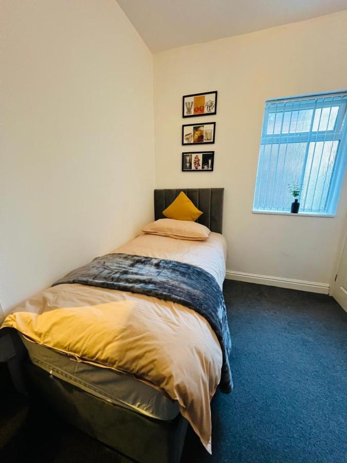 Guest house Luxury Double & Single With En-suite Private Bathroom In Centre On Trent Stoke-on-Trent