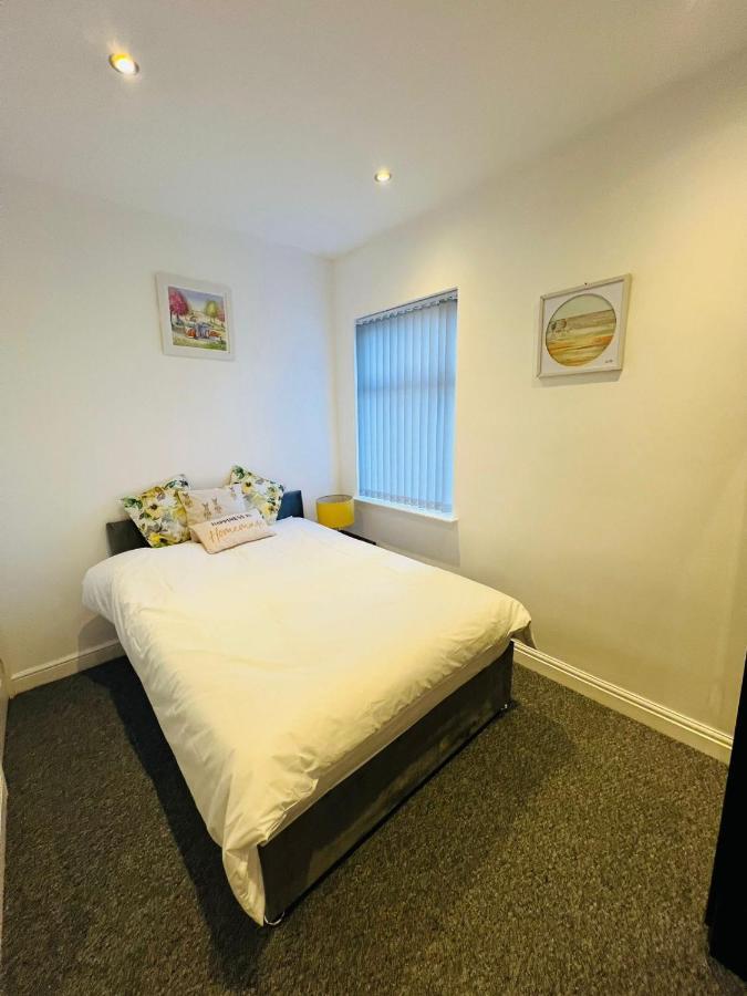 Guest house Luxury Double & Single With En-suite Private Bathroom In Centre On Trent *