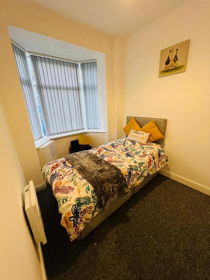 Luxury Double & Single With En-suite Private Bathroom In Centre On Trent Guest house *