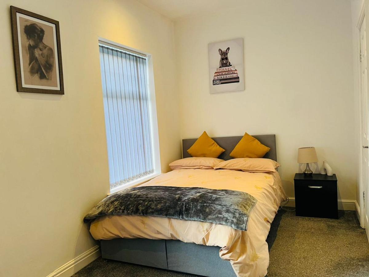 Luxury Double & Single With En-suite Private Bathroom In Centre On Trent Guest house