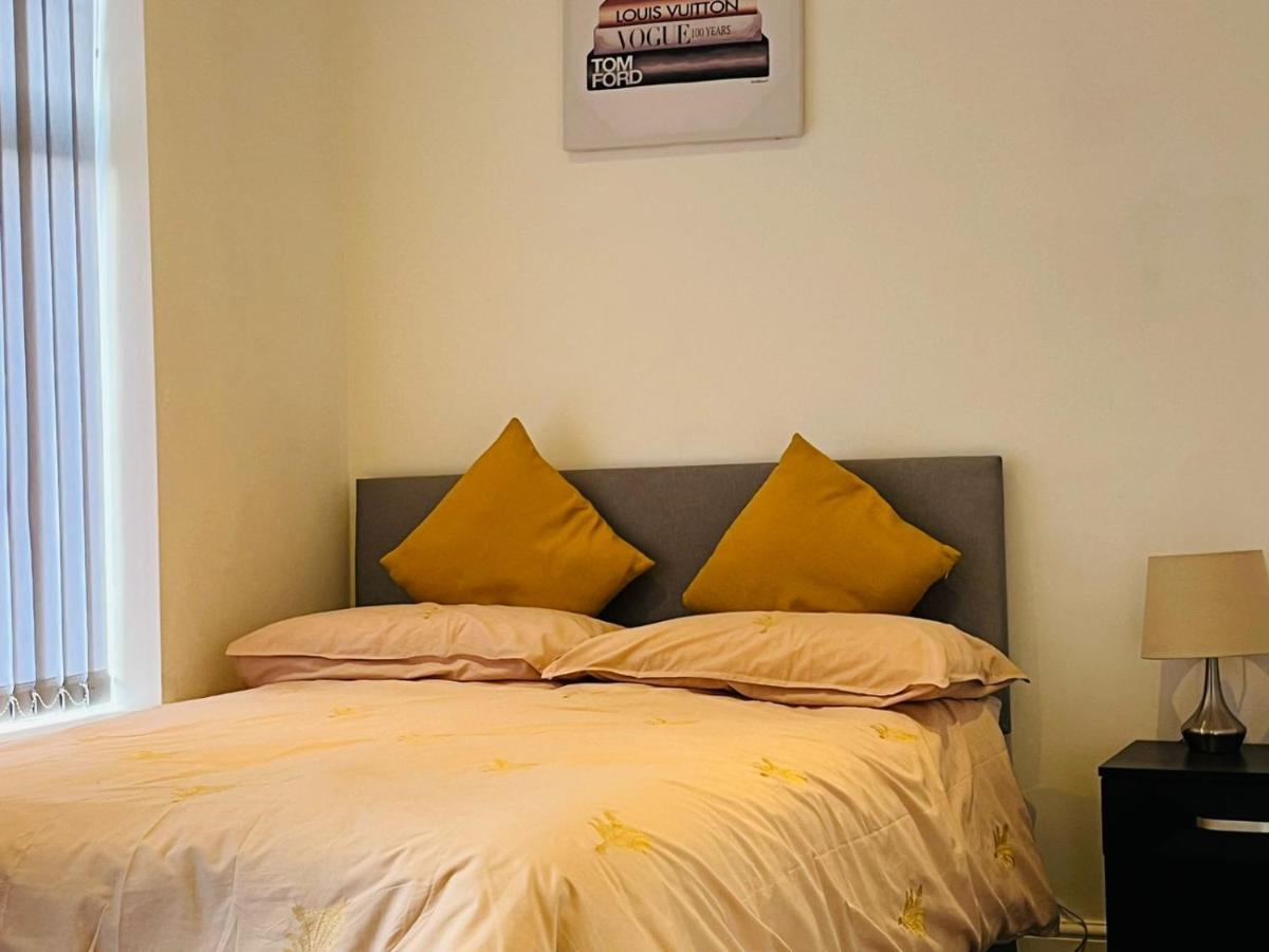 Luxury Double & Single With En-suite Private Bathroom In Centre On Trent Guest house *