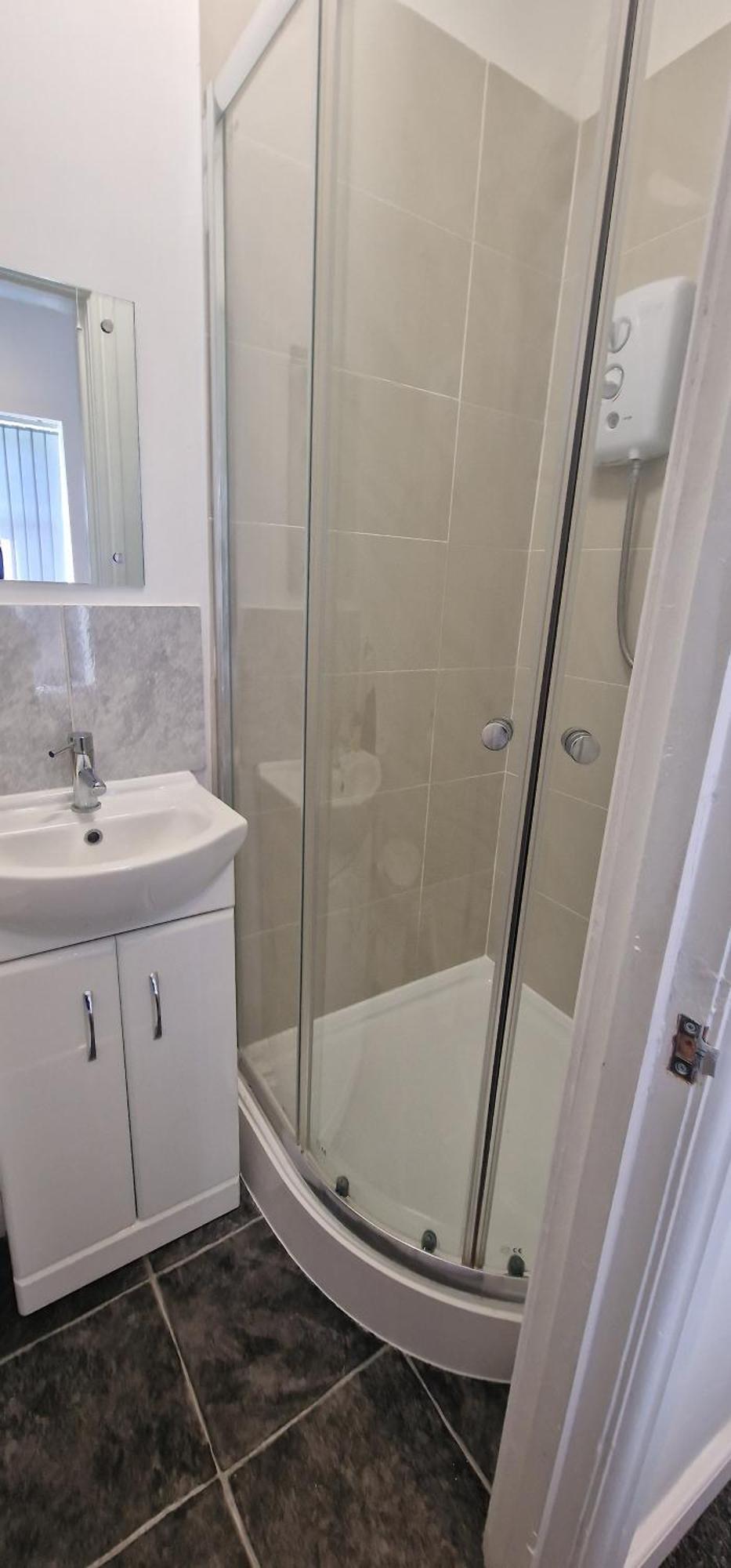 Luxury Double & Single With En-suite Private Bathroom In Centre On Trent